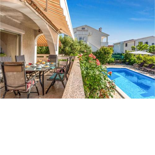 3 Bedroom Cozy Home In Punat