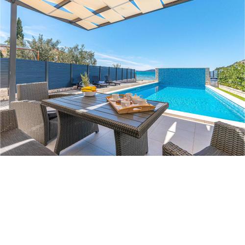 3 Bedroom Cozy Home In Sibenik - Zaboric