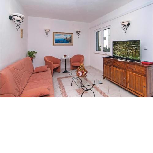 3 Bedroom Cozy Home In Supetar