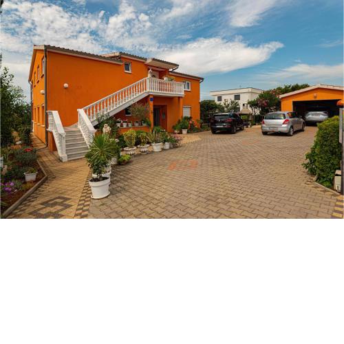 3 Bedroom Gorgeous Apartment In Vodice