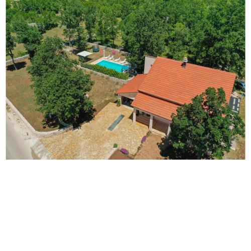 3 Bedroom Gorgeous Home In Gornji Vinjani