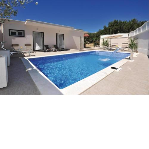 3 Bedroom Gorgeous Home In Makarska