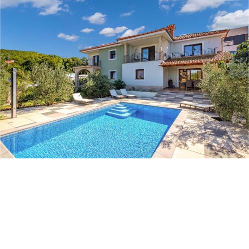 3 Bedroom Lovely Home In Kostrena