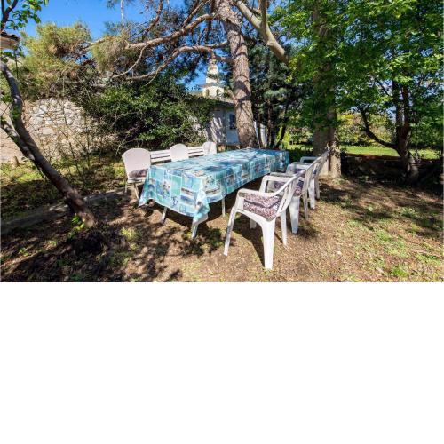 3 Bedroom Lovely Home In Nerezine