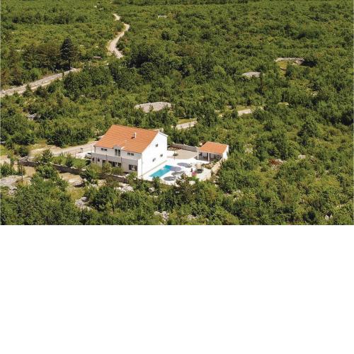 3 Bedroom Lovely Home In Nova Sela