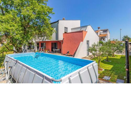 3 Bedroom Lovely Home In Pula