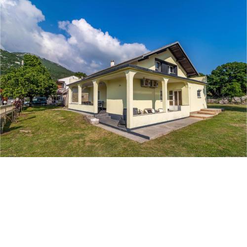 3 Bedroom Lovely Home In Susanj