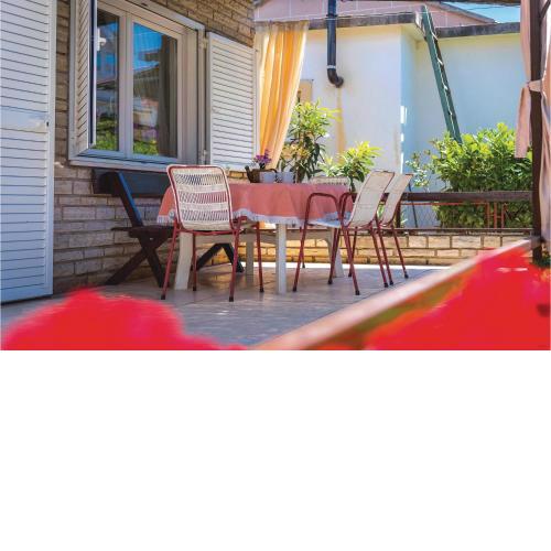 3 Bedroom Lovely Home In Vodice