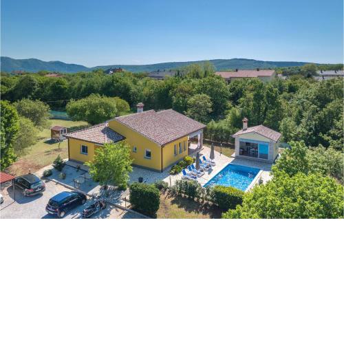 3 Bedroom Nice Home In Strmac