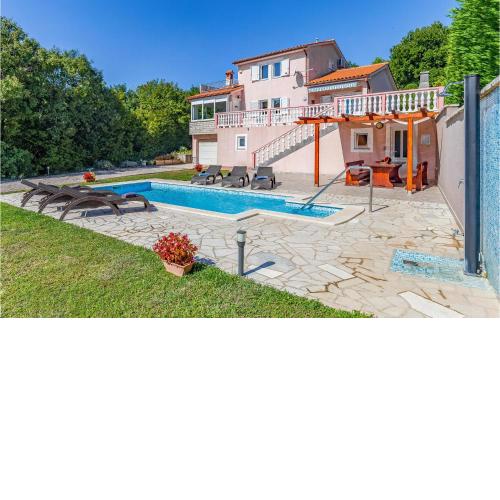 3 Bedroom Nice Home In Vinez