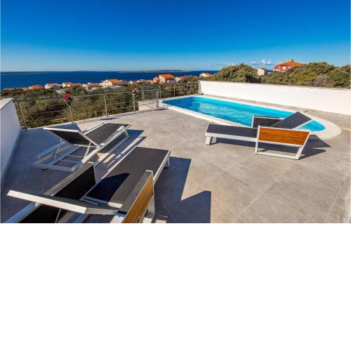 3 Bedroom Pet Friendly Home In Mandre