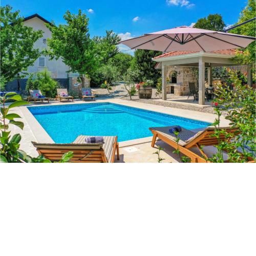 3 Bedroom Pet Friendly Home In Sumet