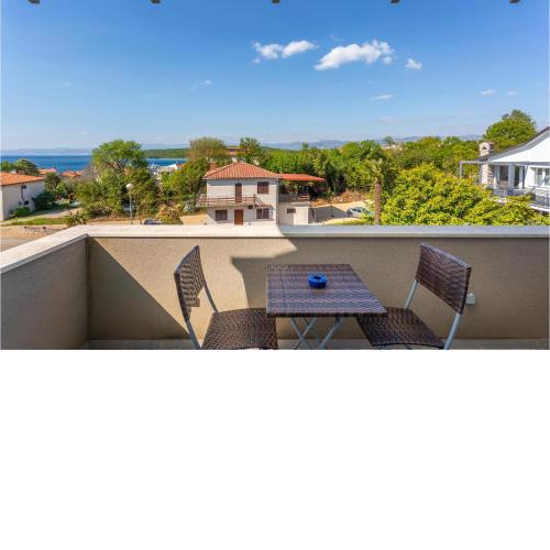 3 Bedroom Stunning Apartment In Njivice