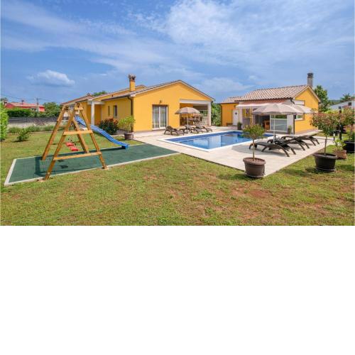 3 Bedroom Stunning Home In Labin