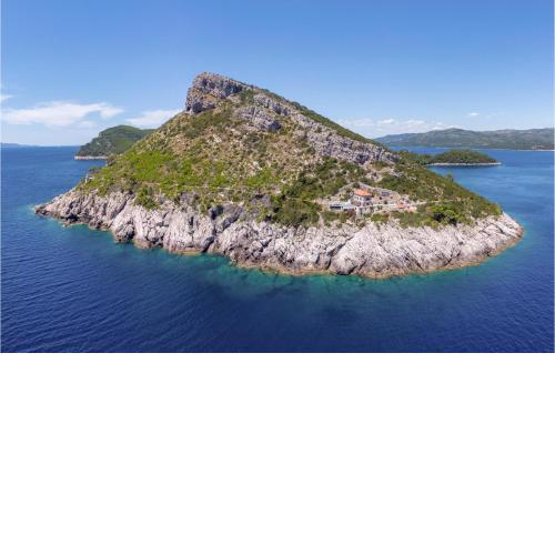 3 Bedroom Stunning Home In Otok Olipa
