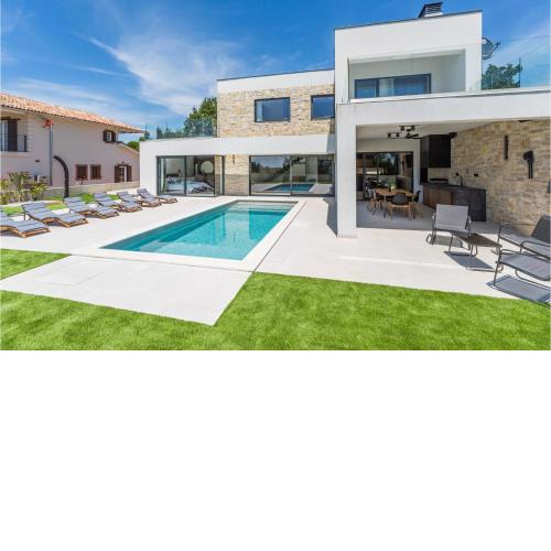 3 Bedroom Stunning Home In Porec