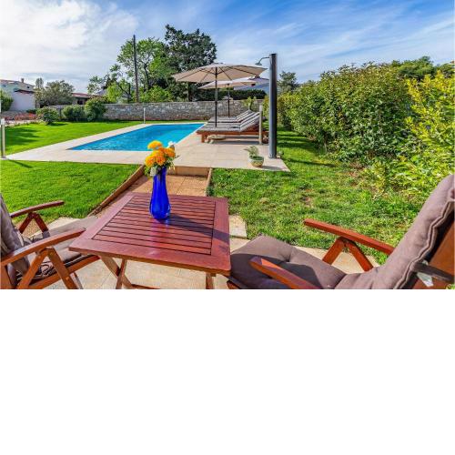 3 Bedroom Stunning Home In Premantura