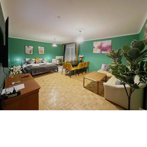 3 Room Apartment 1 minute from U-bahn U4