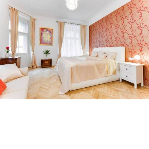 3BDR apartment with two bathrooms by Prague Days