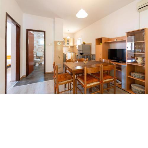 4 Bedroom Awesome Home In Krusevo