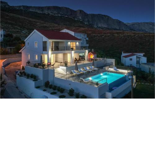 4 Bedroom Awesome Home In Kucine
