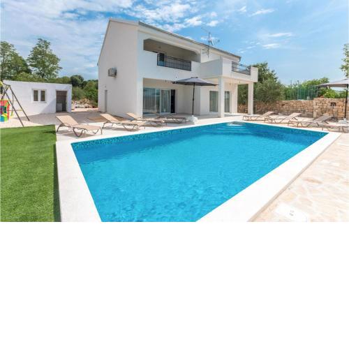 4 Bedroom Awesome Home In Radasinovci
