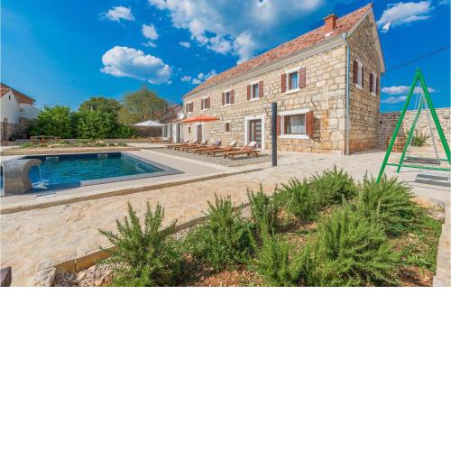 4 Bedroom Beautiful Home In Citluk