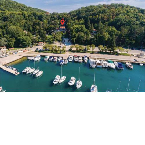 4 Bedroom Beautiful Home In Omisalj