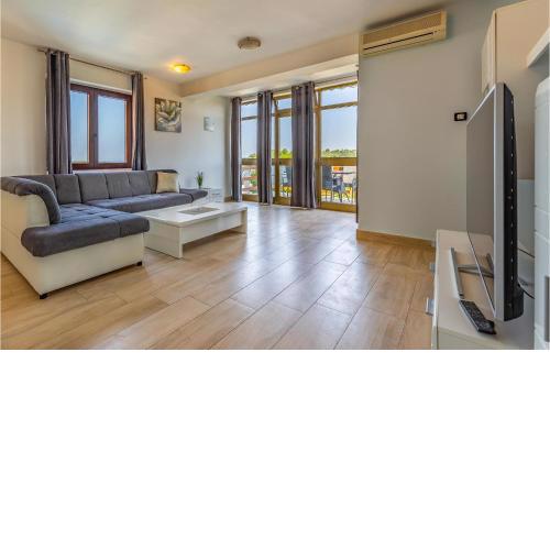 4 Bedroom Beautiful Home In Pula