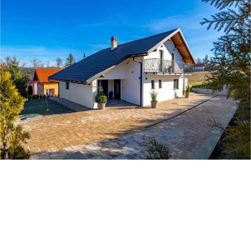 4 Bedroom Cozy Home In Benkovac Fuzinski