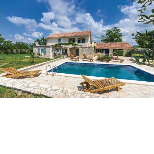 4 Bedroom Gorgeous Home In Polaca