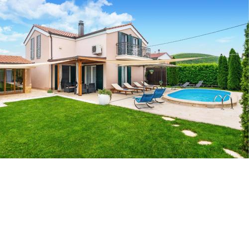4 Bedroom Lovely Home In Dicmo