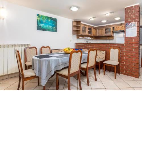4 Bedroom Lovely Home In Vodnjan