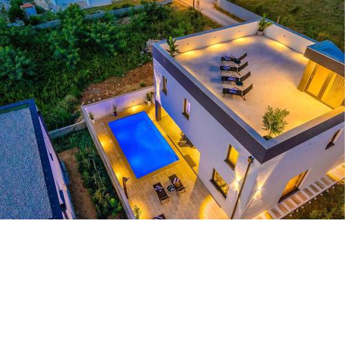 4 Bedroom Lovely Home In Zadar