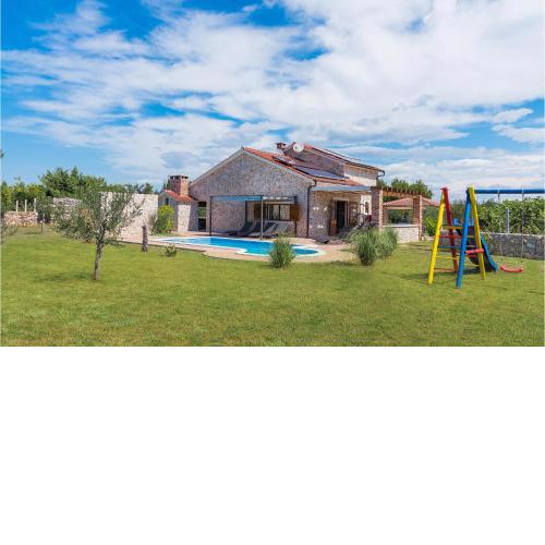 4 Bedroom Nice Home In Vodice