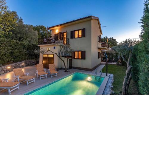 4 Bedroom Pet Friendly Home In Soline