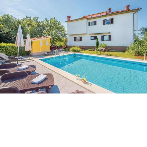 4 Bedroom Stunning Apartment In Labin