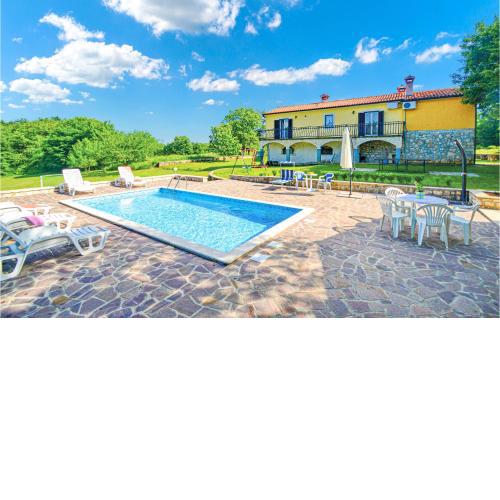 4 Bedroom Stunning Home In Jurani