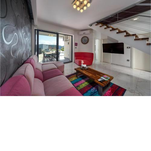 4 Bedroom Stunning Home In Kostelj