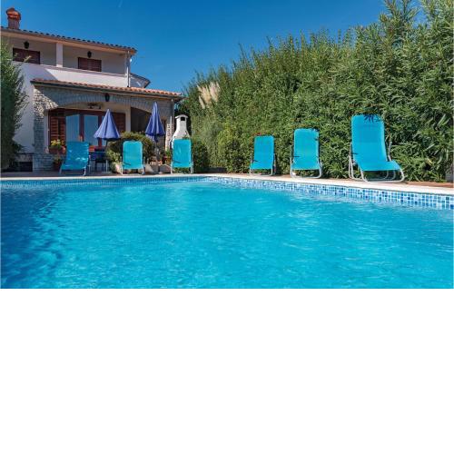 4 Bedroom Stunning Home In Pula