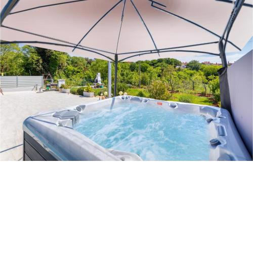 4 Bedroom Stunning Home In Pula