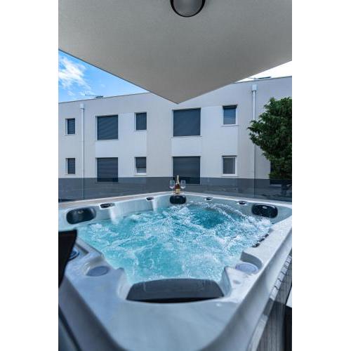 4 GENTLEMEN VILLAS with private jacuzzi