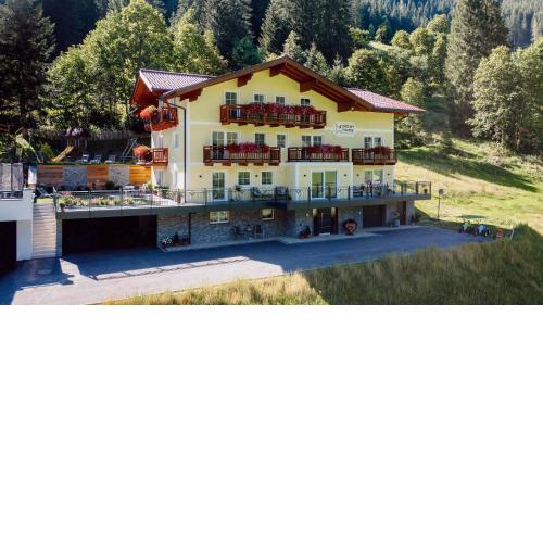 4 Mountains Apartments
