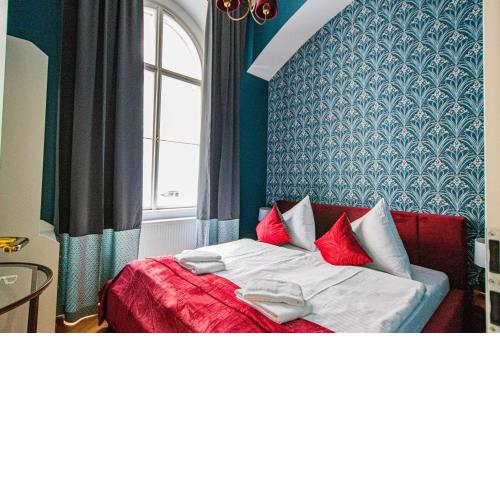 4BDR Old Town flat by Church of St Anne