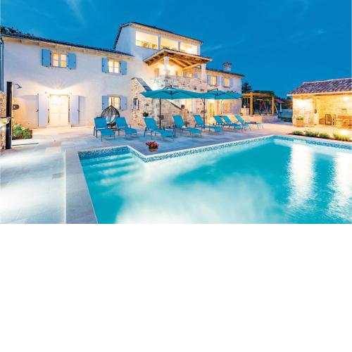 5 Bedroom Amazing Home In Vodnjan
