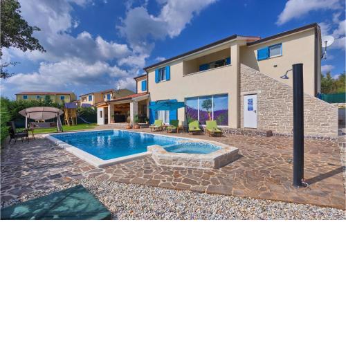 5 Bedroom Awesome Home In Naselje Muzini