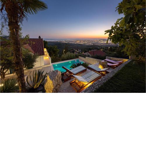 5 Bedroom Cozy Home In Klis
