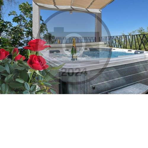 5 Bedroom Cozy Home In Podstrana