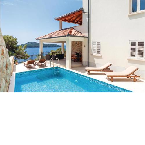5 Bedroom Cozy Home In Prizba