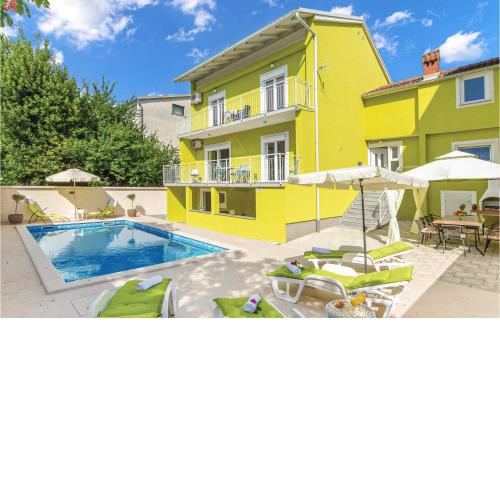5 Bedroom Cozy Home In Pula
